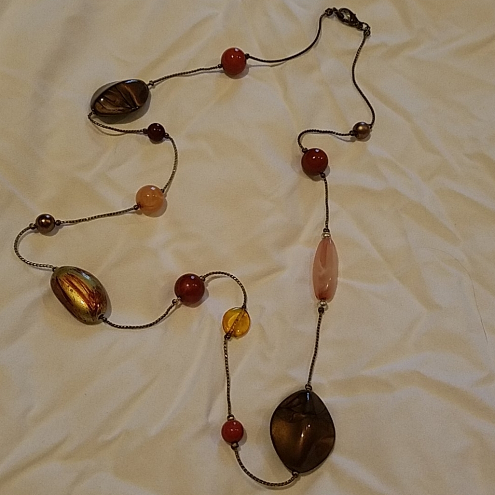 Pretty necklace - Picture 1 of 4